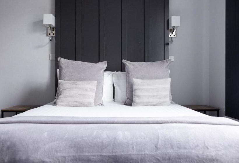 בית מלון כפרי The Kingston 1