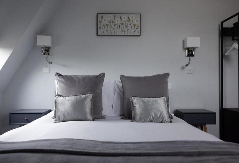 בית מלון כפרי The Kingston 1