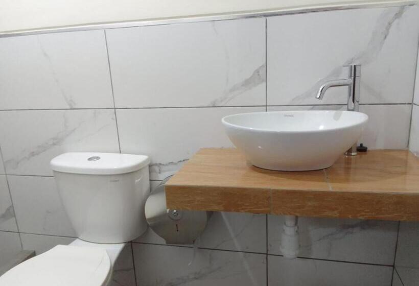 پانسیون Gran Imperial Avenida