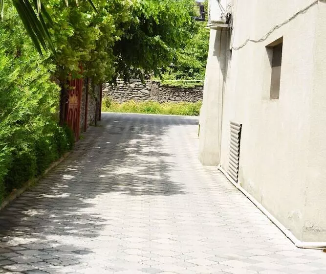 پانسیون Room In Bb  Triple Room In Kvareli, Georgia