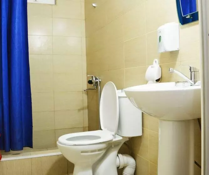 پانسیون Room In Bb  Triple Room In Kvareli, Georgia