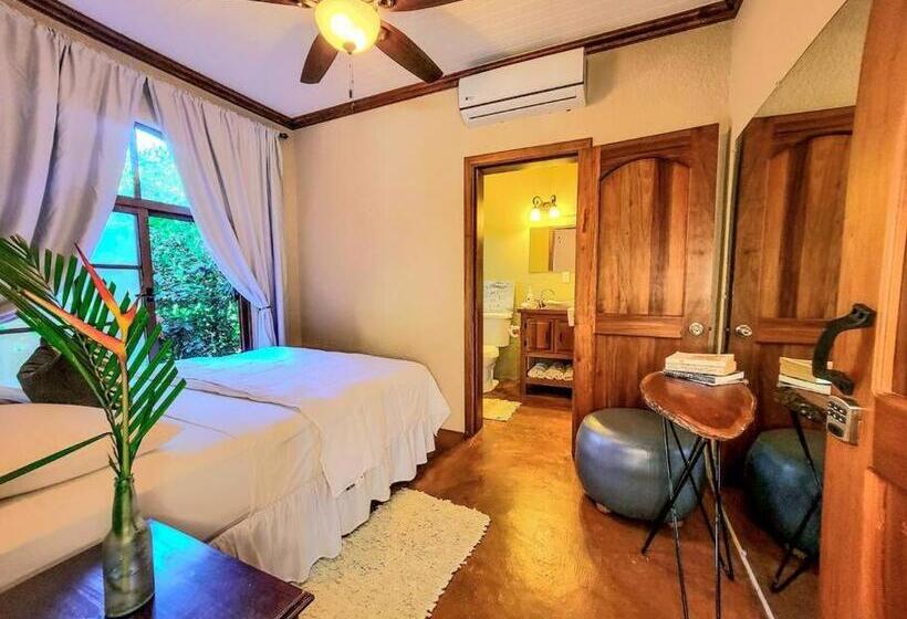 Vive Utila Bed & Breakfast