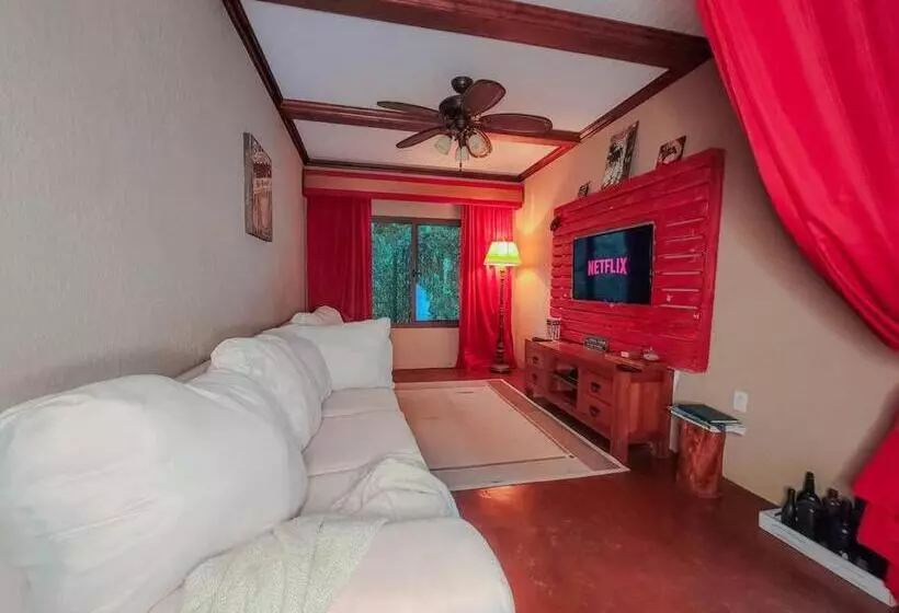 Vive Utila   Bed & Breakfast