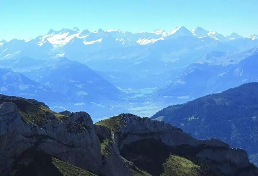 ベッドアンドブレックファースト Budget Rooms Pilatus   Alpnachstad