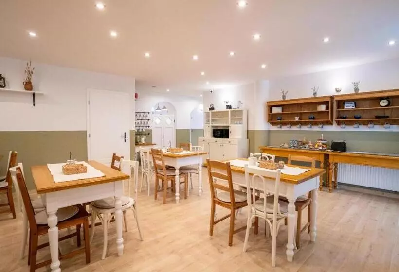 Aamiaismajoitus (B&B) Tündérliget Panzió