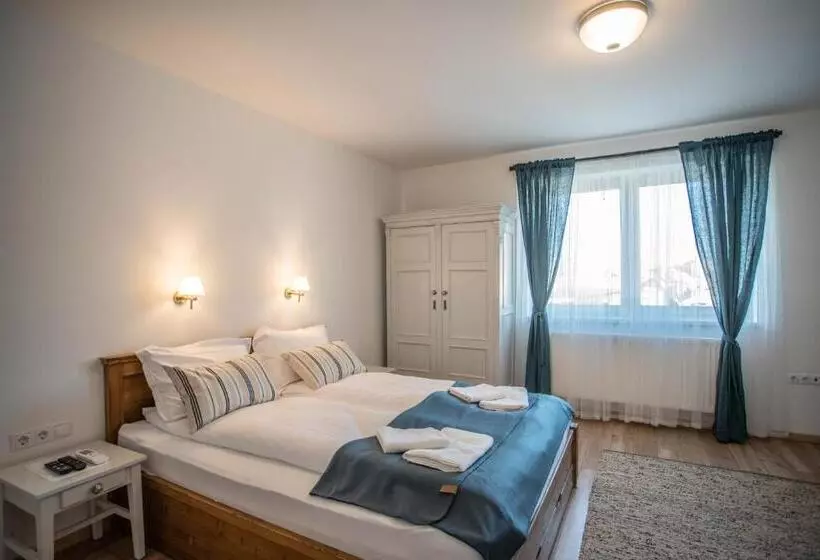 Aamiaismajoitus (B&B) Tündérliget Panzió