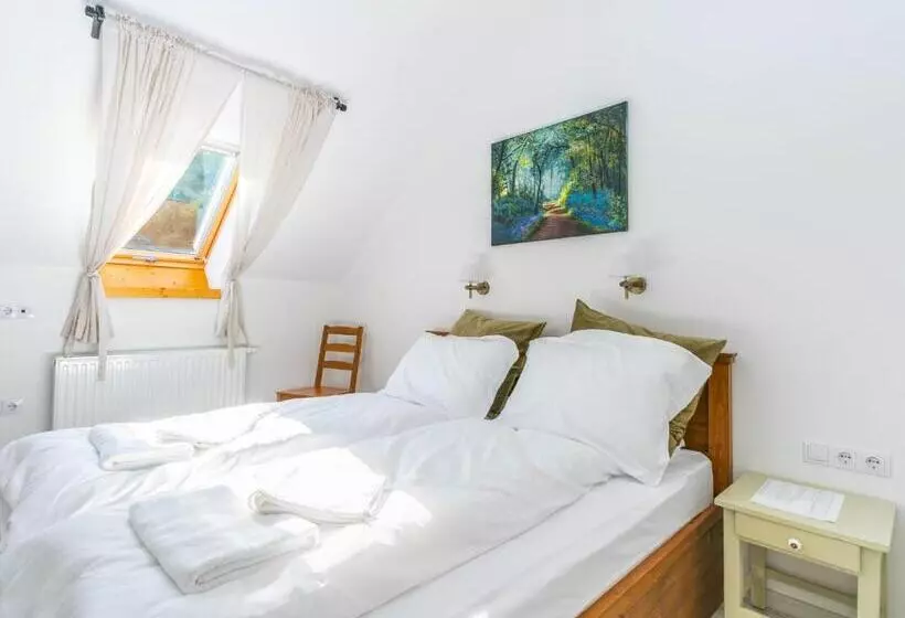 Aamiaismajoitus (B&B) Tündérliget Panzió