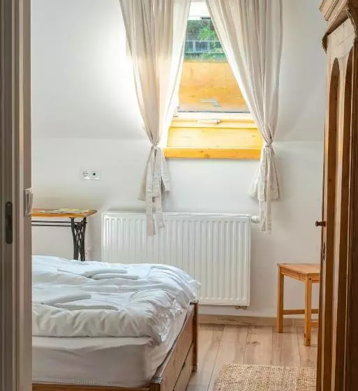 Aamiaismajoitus (B&B) Tündérliget Panzió