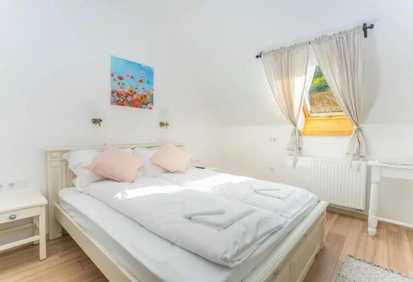 Aamiaismajoitus (B&B) Tündérliget Panzió