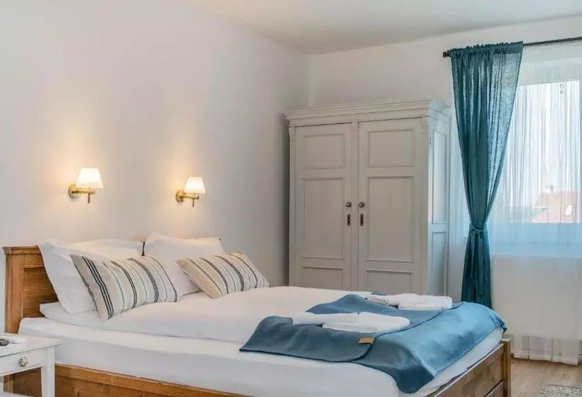 Aamiaismajoitus (B&B) Tündérliget Panzió