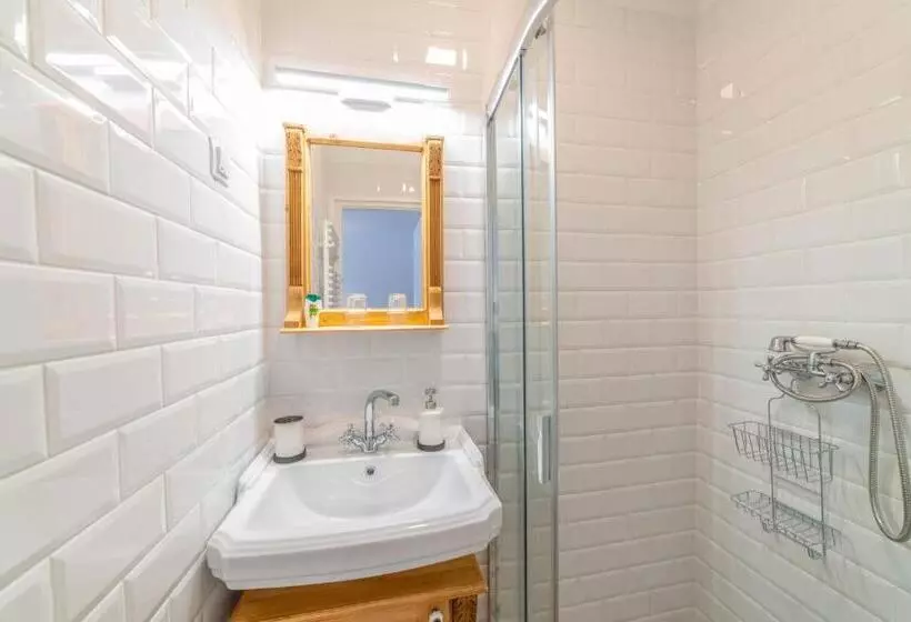 Aamiaismajoitus (B&B) Tündérliget Panzió