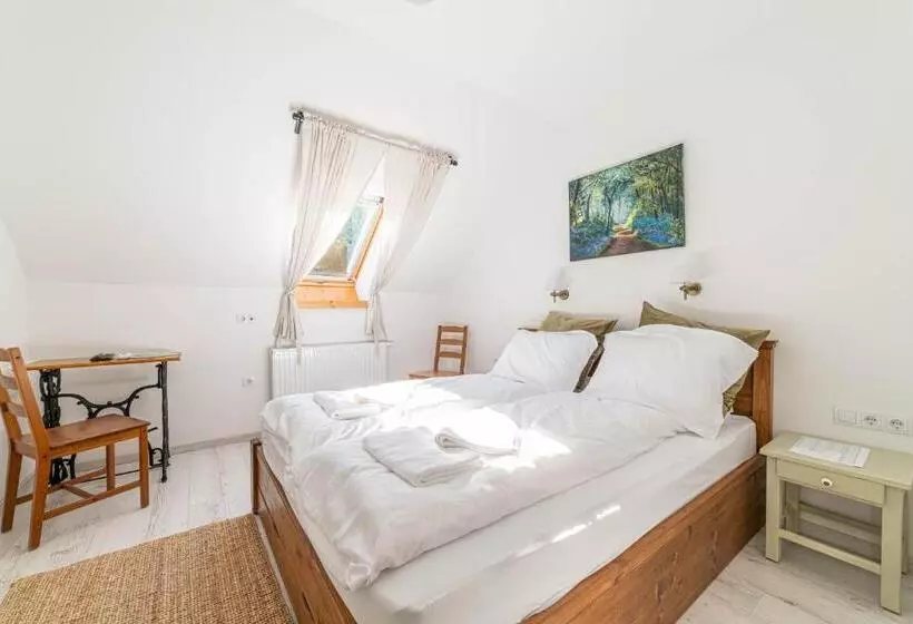 Aamiaismajoitus (B&B) Tündérliget Panzió