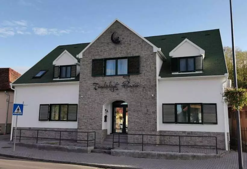 Aamiaismajoitus (B&B) Tündérliget Panzió