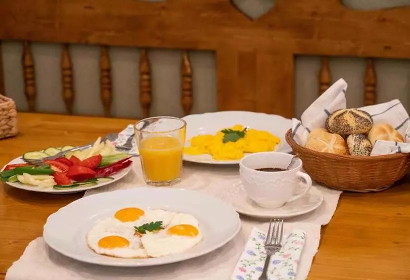 Aamiaismajoitus (B&B) Tündérliget Panzió