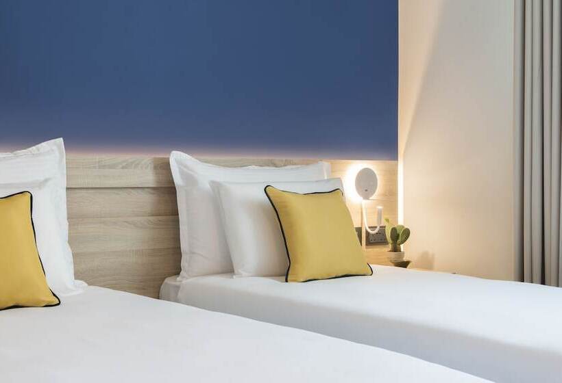 Отель Antoniel Suites