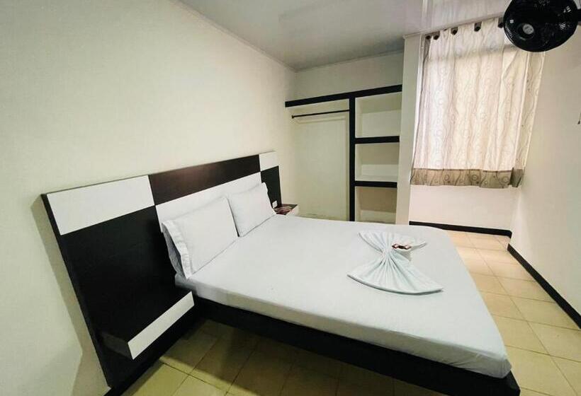 בית מלון כפרי Gavan Plaza