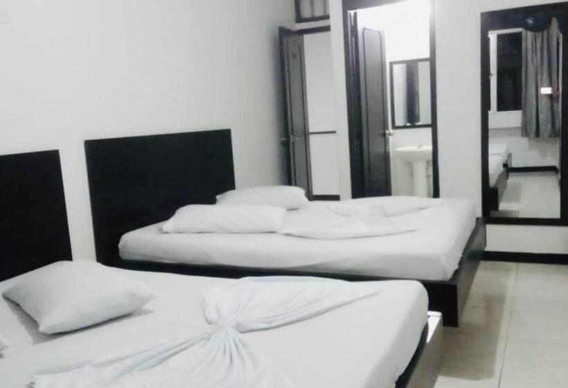 בית מלון כפרי Gavan Plaza