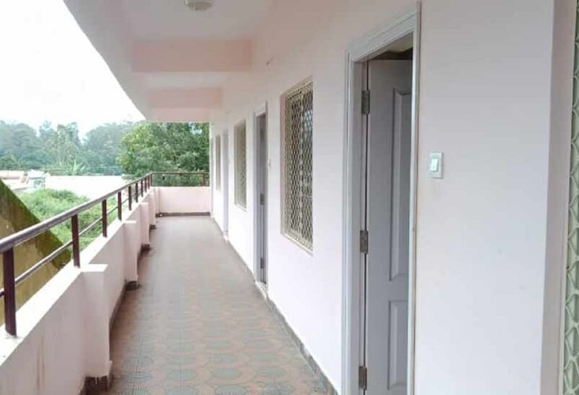 בית מלון כפרי Krishna Tara Comforts