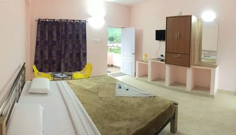 Hotelli Krishna Tara Comforts