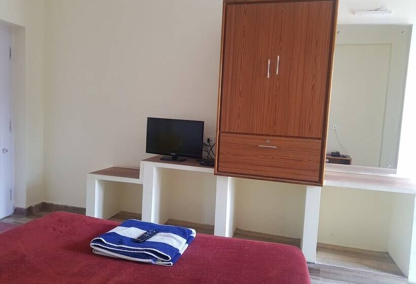 בית מלון כפרי Krishna Tara Comforts