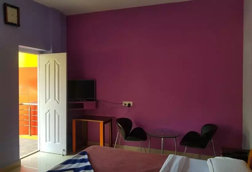 Hotelli Krishna Tara Comforts