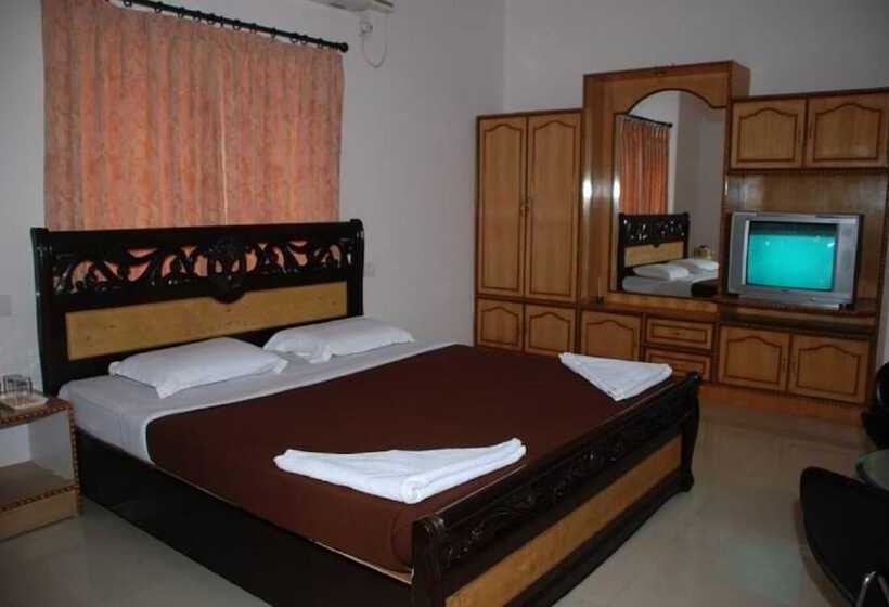 בית מלון כפרי Krishna Tara Comforts