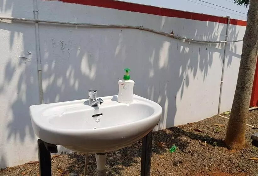 Hotelli Krishna Tara Comforts