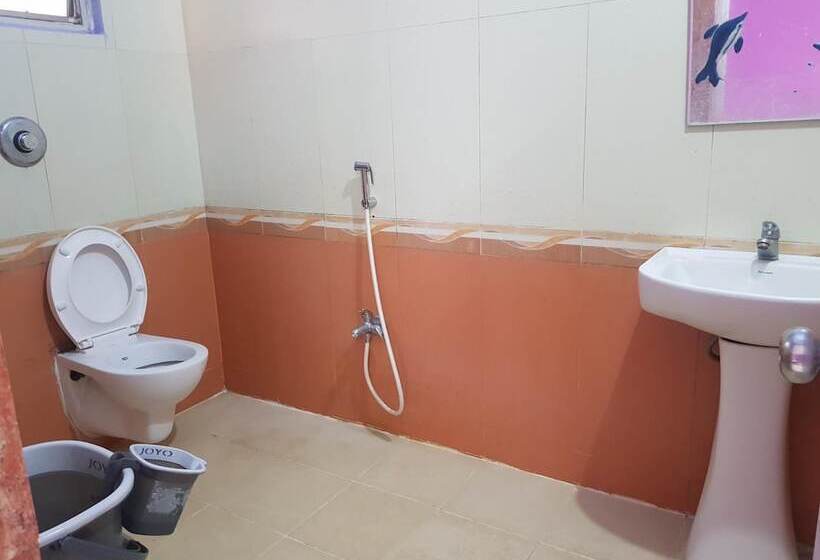 בית מלון כפרי Krishna Tara Comforts