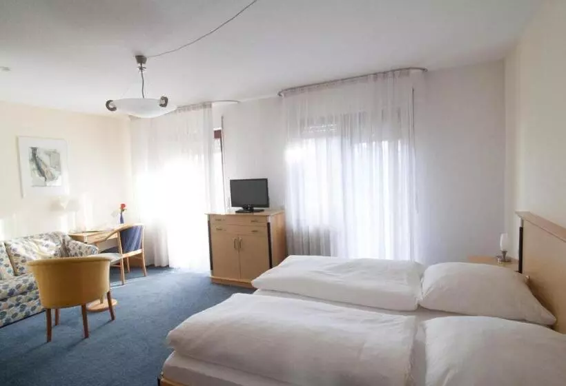 ホテル Krone Straßdorf