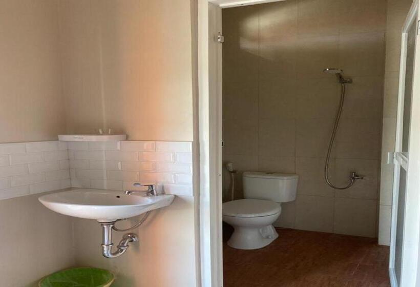 בית מלון כפרי Nietsa Guest House Syariah Palu Mitra Reddoorz