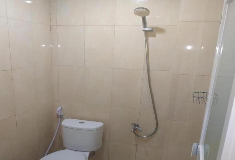 בית מלון כפרי Nietsa Guest House Syariah Palu Mitra Reddoorz