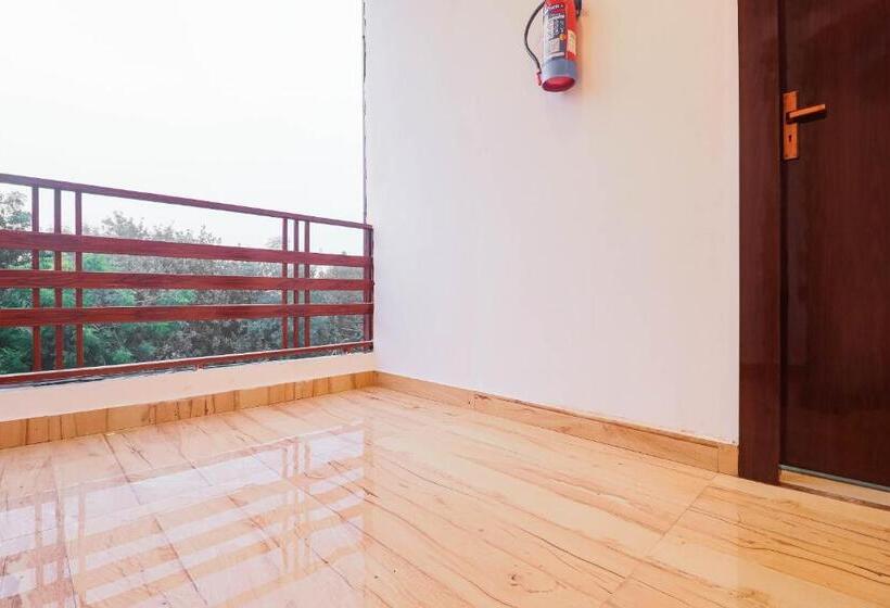 호텔 Spot On Royal Inn