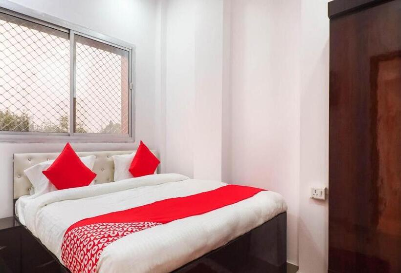 호텔 Spot On Royal Inn