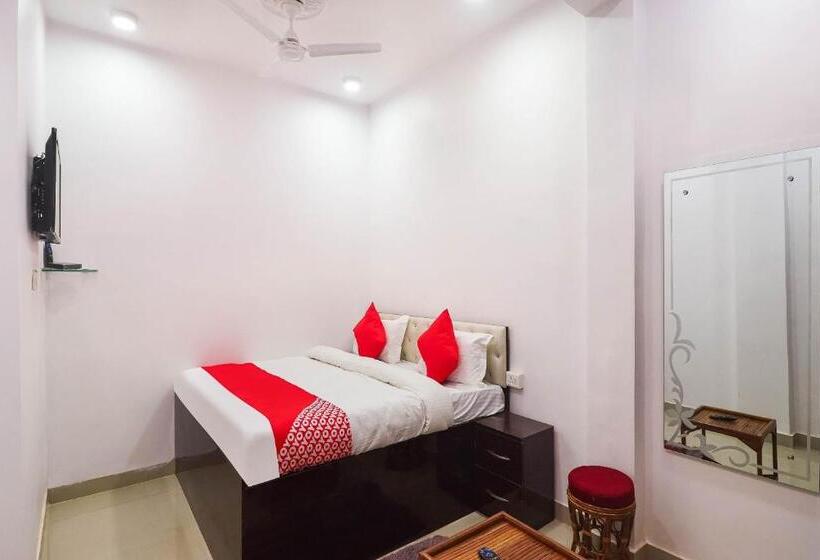 호텔 Spot On Royal Inn