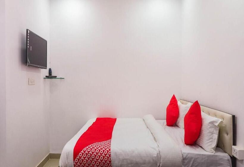 호텔 Spot On Royal Inn