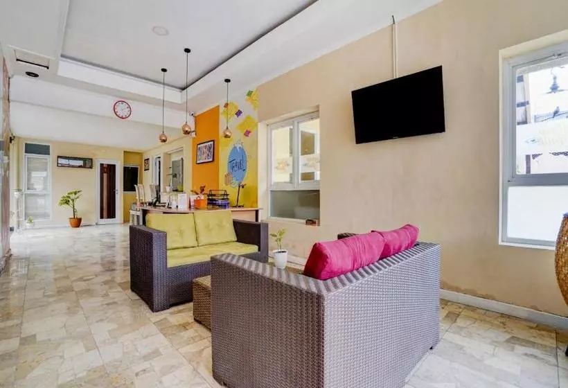 ホテル Oyo 90140 Nginep Yuuk Guest House