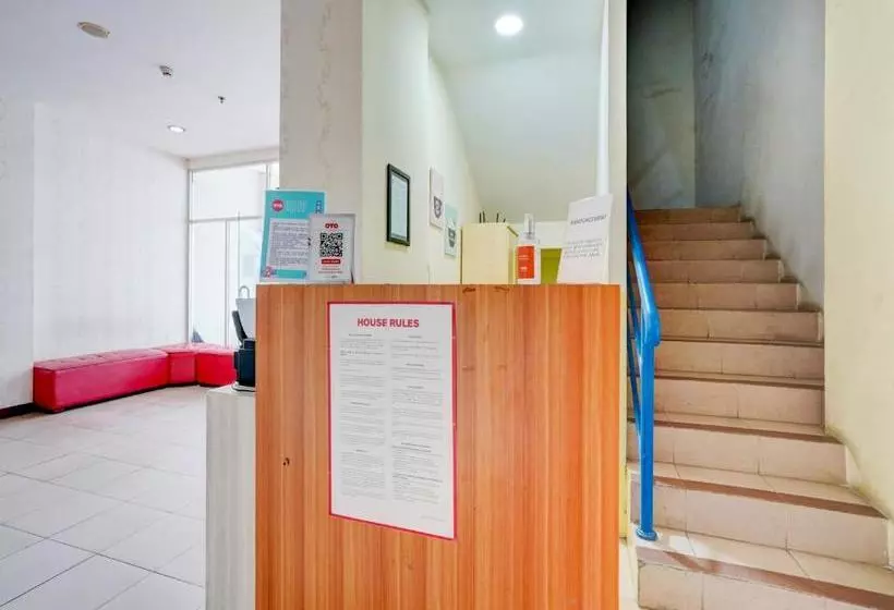 ホテル Oyo Flagship 90087 Apartment Menara Rungkut 2