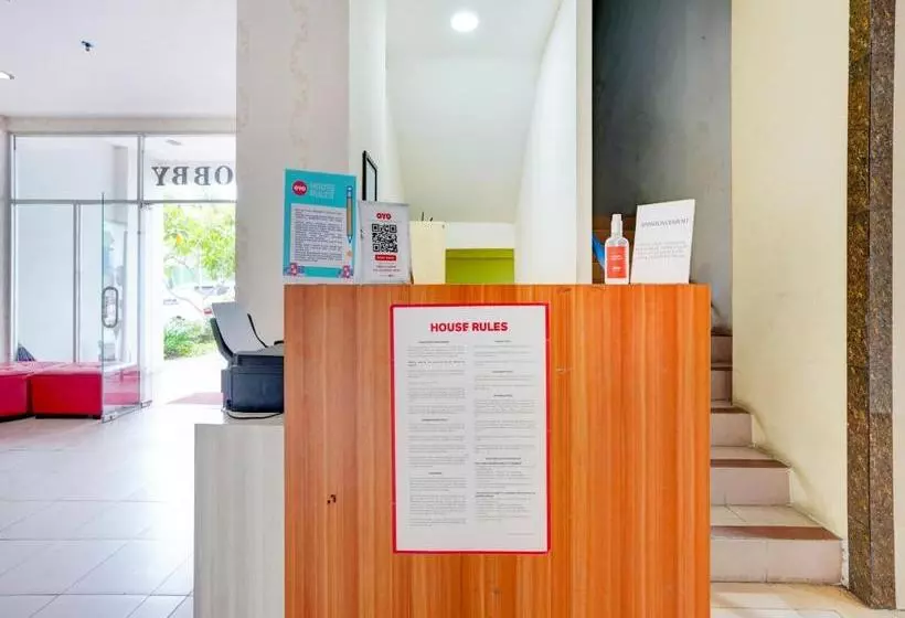ホテル Oyo Flagship 90087 Apartment Menara Rungkut 2