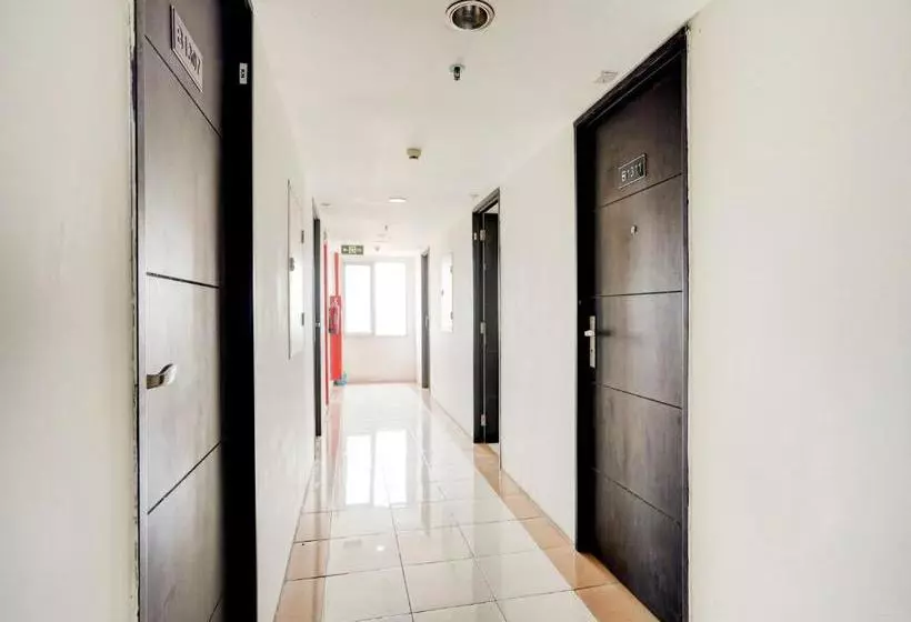 ホテル Oyo Flagship 90087 Apartment Menara Rungkut 2
