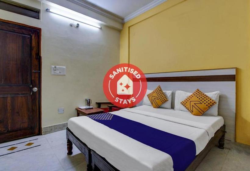 Hotelli Spot On 77106  Sangam Royal