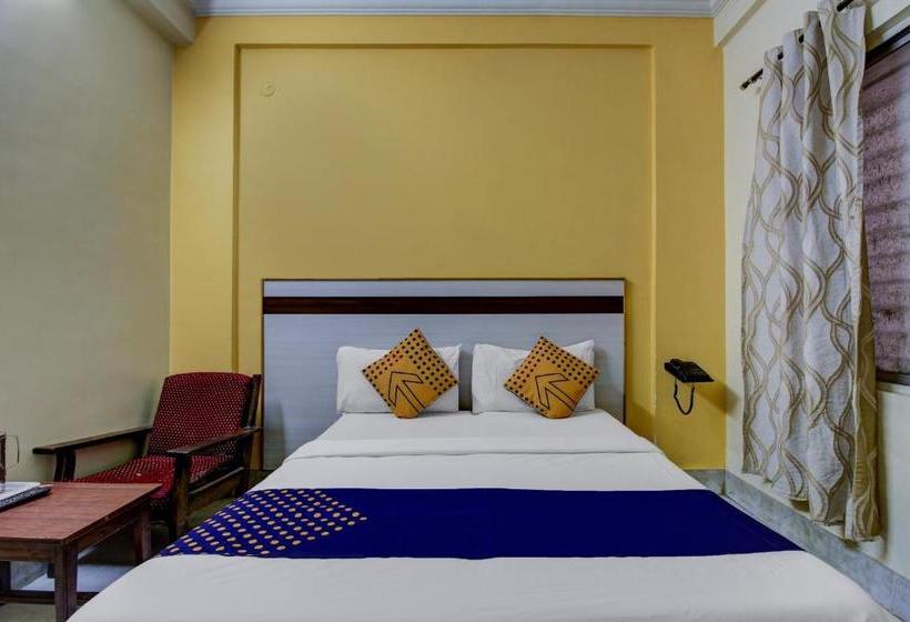 Hotelli Spot On 77106  Sangam Royal