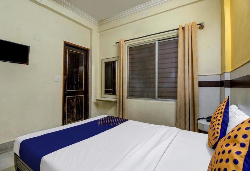 Hotelli Spot On 77106  Sangam Royal