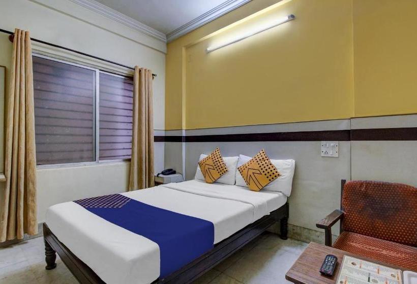 Hotelli Spot On 77106  Sangam Royal