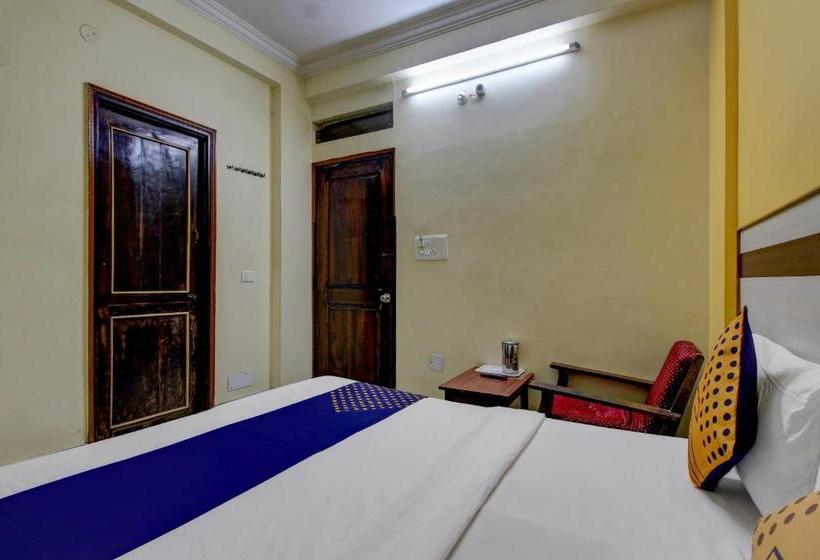 Hotelli Spot On 77106  Sangam Royal