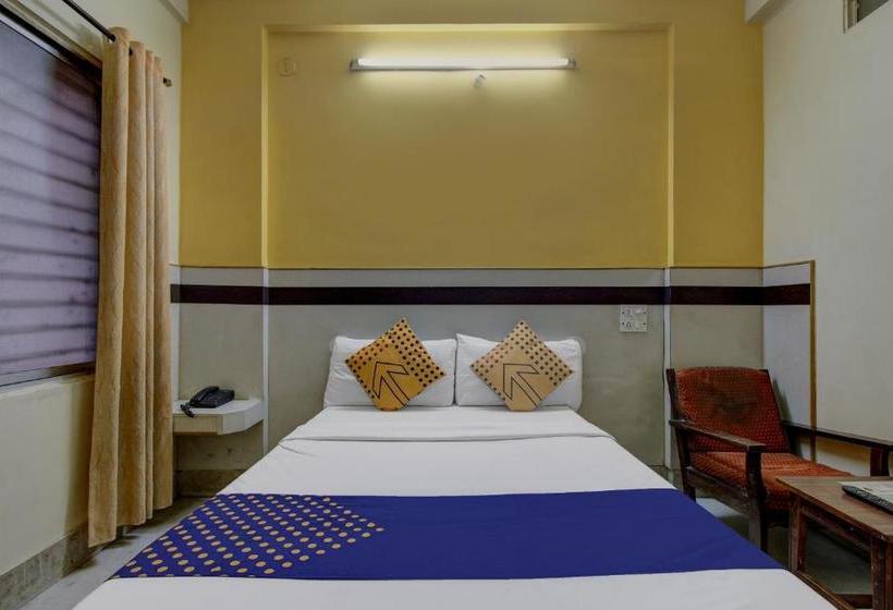 Hotelli Spot On 77106  Sangam Royal