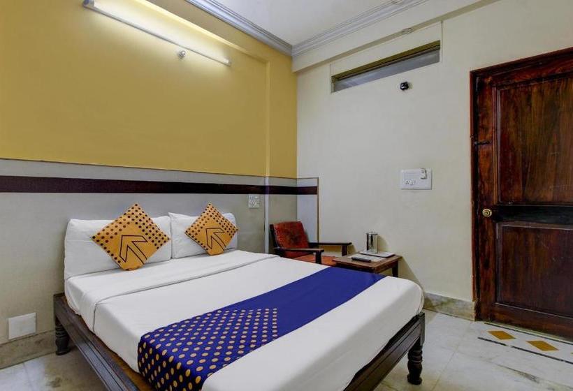 Hotelli Spot On 77106  Sangam Royal