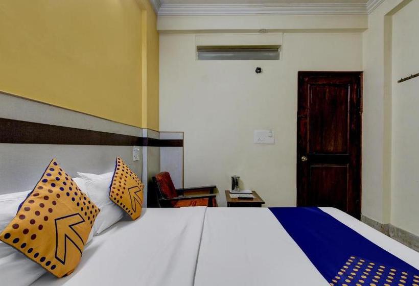 Hotelli Spot On 77106  Sangam Royal