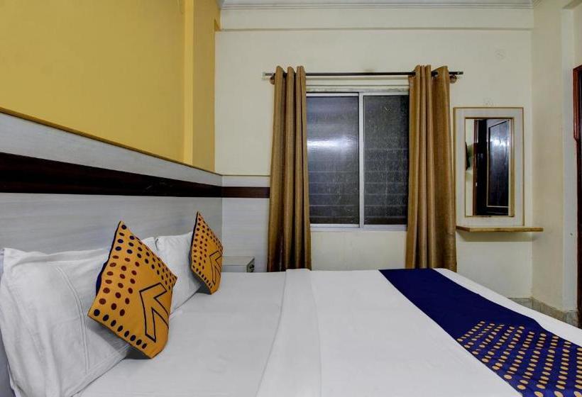 Hotelli Spot On 77106  Sangam Royal