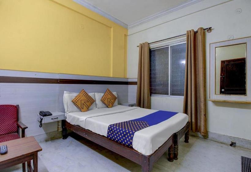 Hotelli Spot On 77106  Sangam Royal