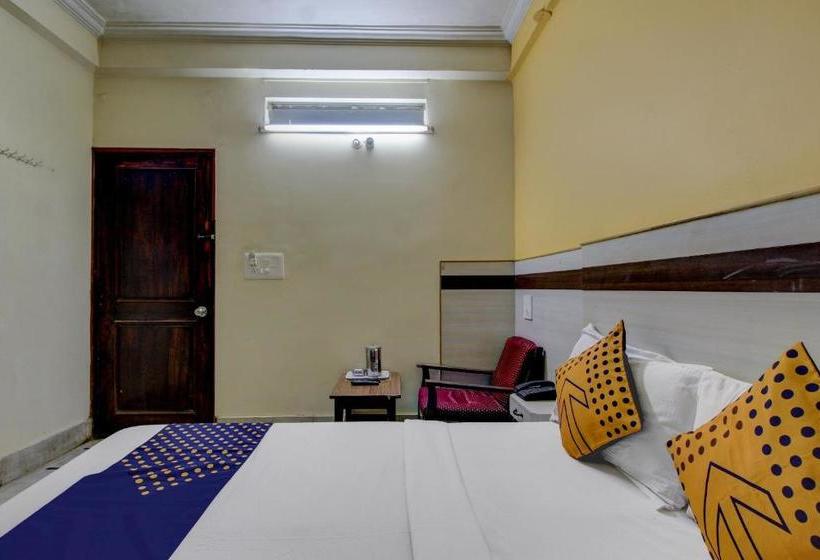 Hotelli Spot On 77106  Sangam Royal